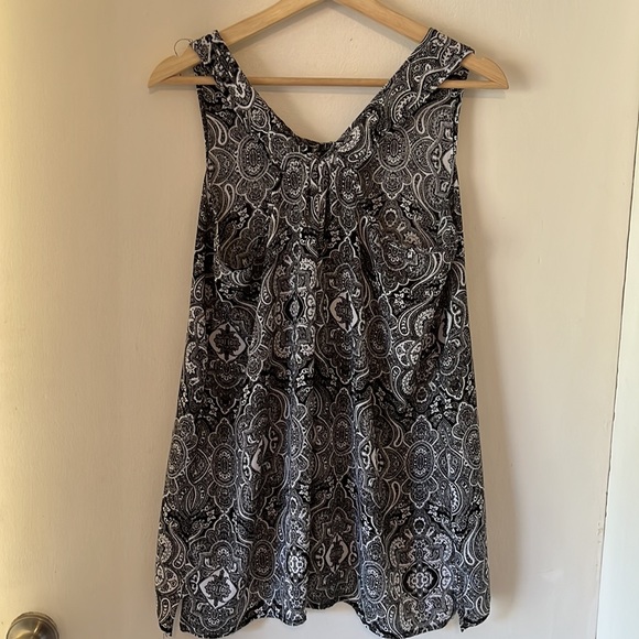 Pink Rose Pattern Tank Top - Picture 6 of 8